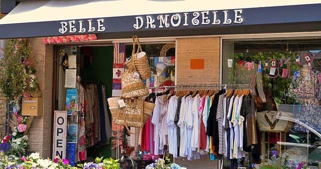 Araras de Parede para Roupas: Organização Inteligente e Estilo Moderno